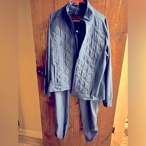 Butter soft “Easy stretch” scrub set. Size Large